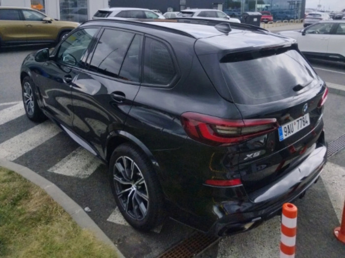 BMW X5 M Sport 30d 210 kW Nafta 4x4 Automatická převodovka na operativní leasing