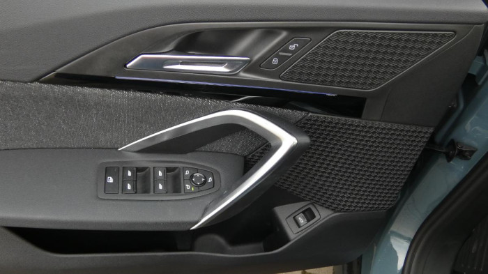 BMW X1 sDrive 18i Advantage na operativní leasing