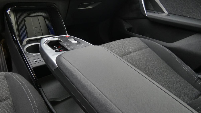 BMW X1 sDrive 18i Advantage na operativní leasing