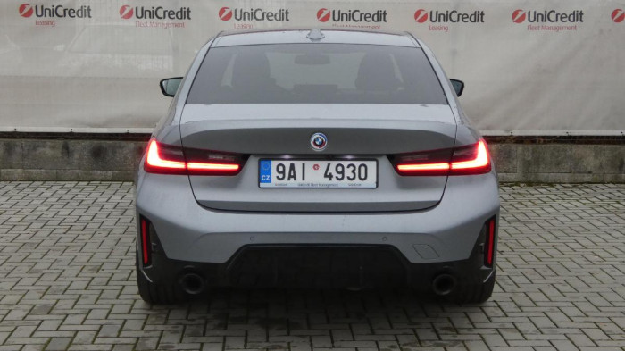 BMW Řada 3 330d xDrive M Sport na operativní leasing