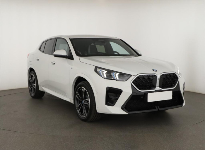 BMW X2 M Paket sDrive18d 110 kW Automat na operativní leasing